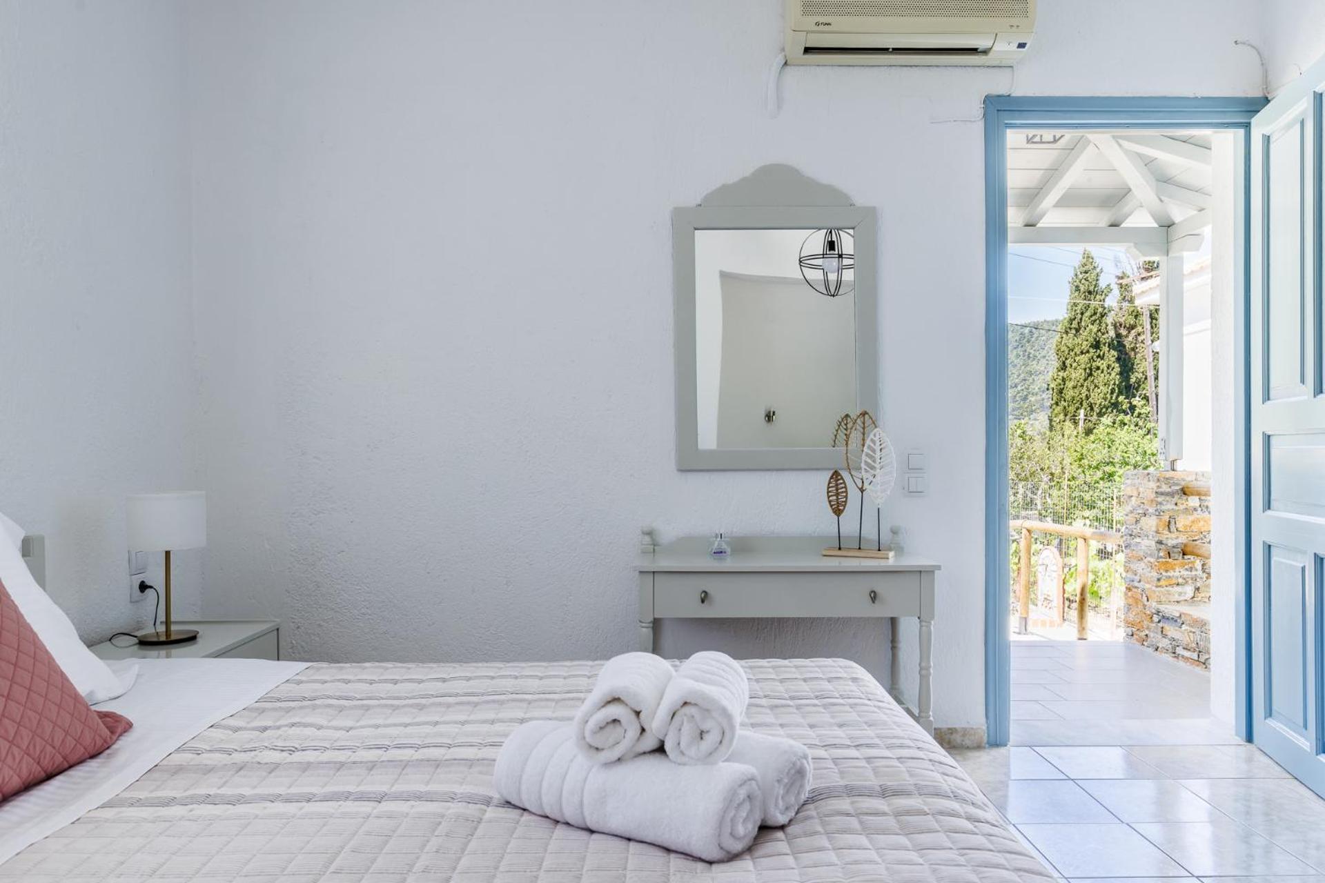Aelia Apartment Stafylos