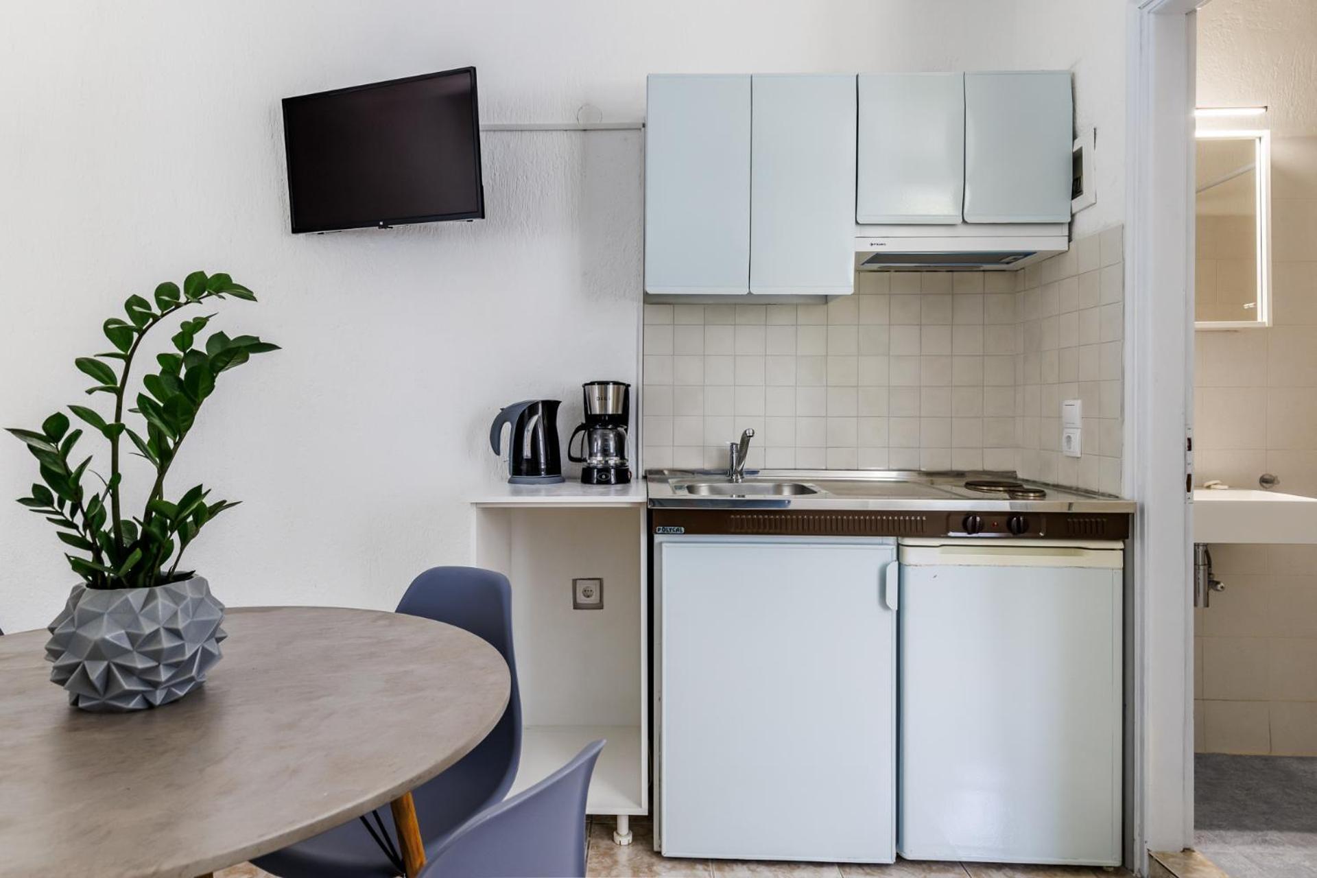 Aelia Apartment